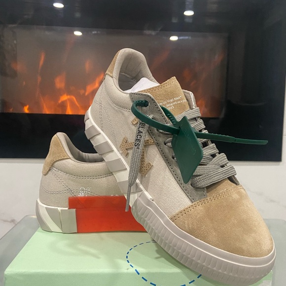 Off-White Vulcanized Low Beige Sneakers (W 6.5 / EU 37)